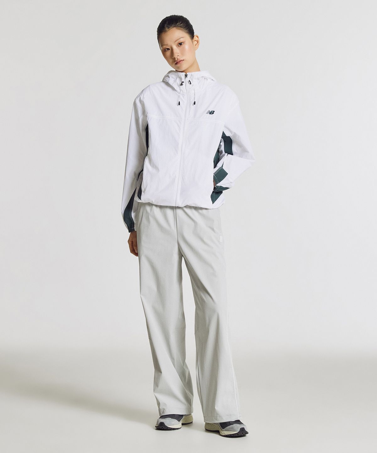 뉴발란스(NEW BALANCE) NBNAG21423 / UNI NANO LIGHT 후드 바람막이 (WHITE)