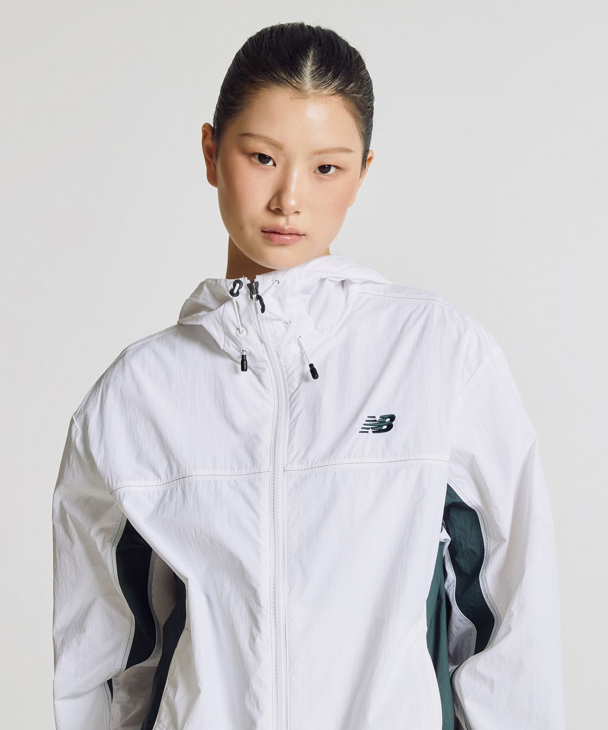 뉴발란스(NEW BALANCE) NBNAG21423 / UNI NANO LIGHT 후드 바람막이 (WHITE)