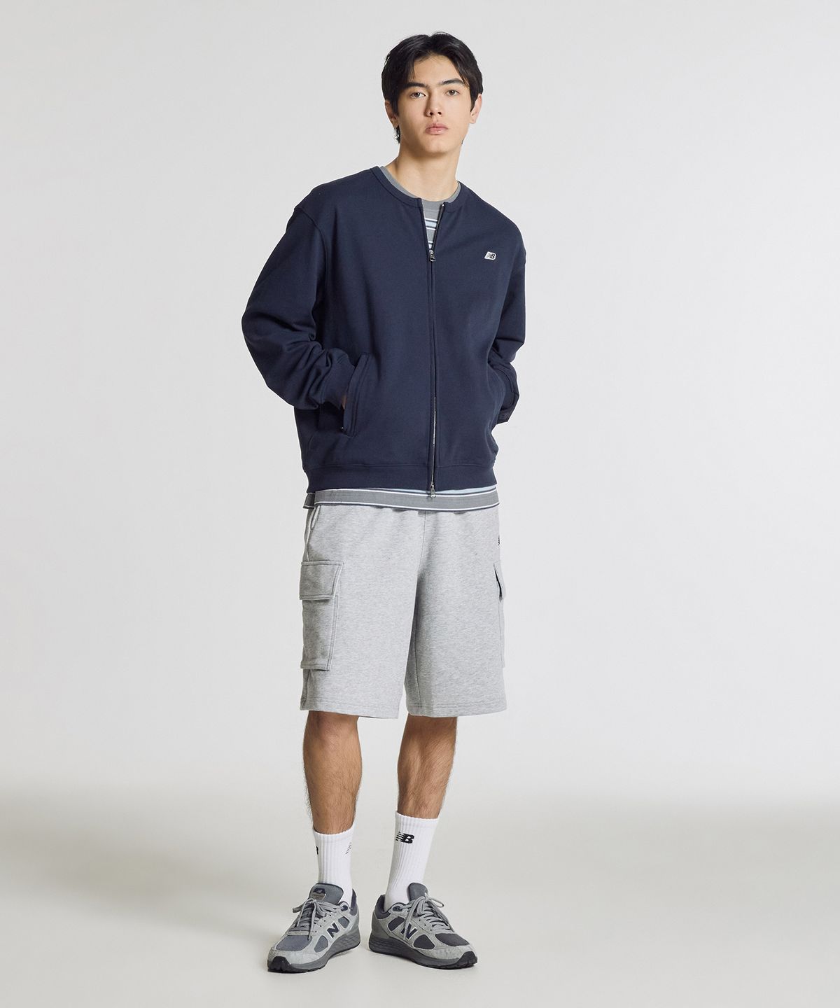 뉴발란스(NEW BALANCE) NBMDG21423 / UNI 에센셜 썸머 경량 라운드넥 집업 (NAVY)