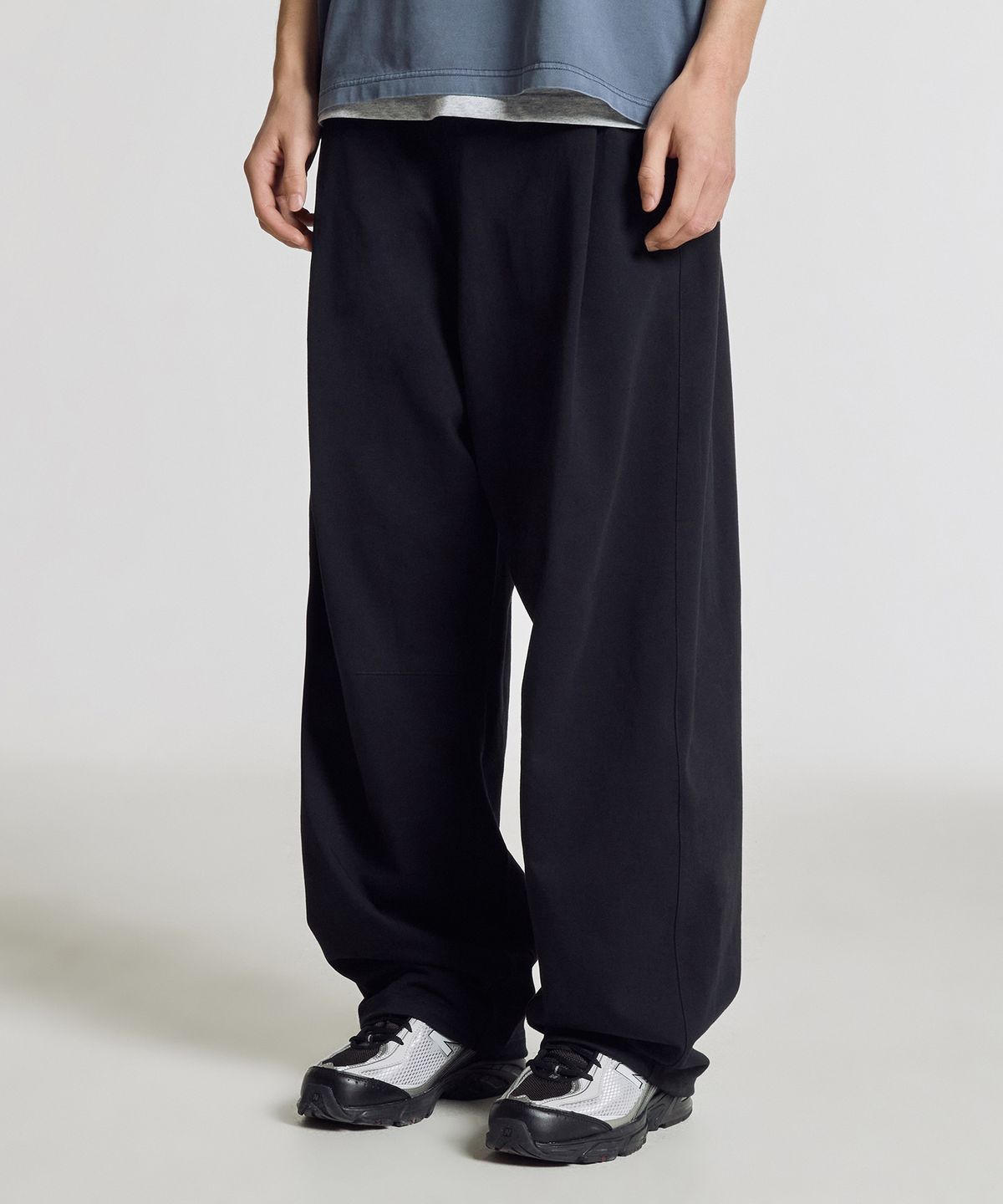 뉴발란스(NEW BALANCE) NBMLG21443 / UNI 에센셜 썸머 경량 사이드턱 오버와이드 팬츠 (BLACK)