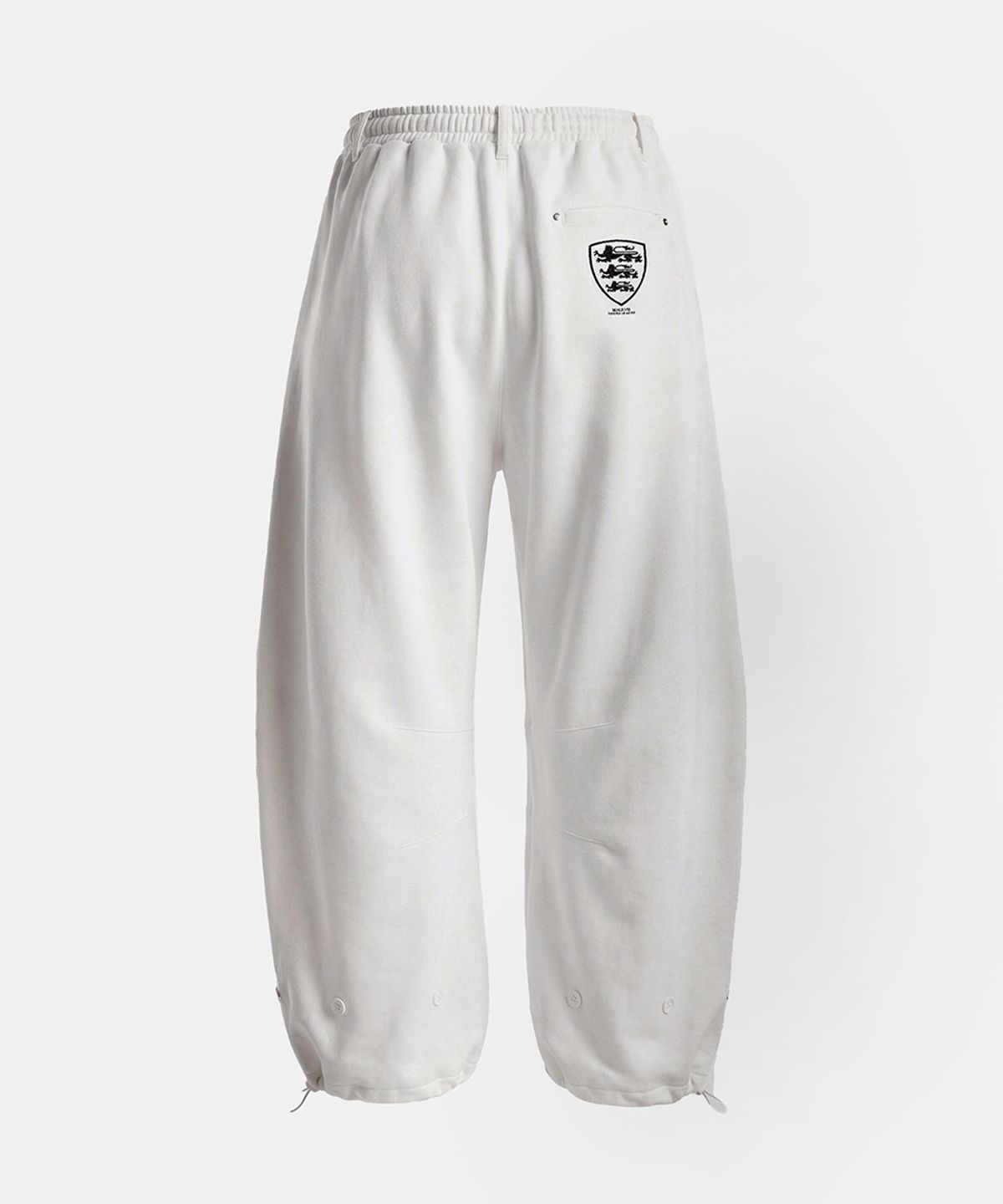 배드블러드(BADBLOOD) Shield-M Semi-Curved Fit Joggers - White