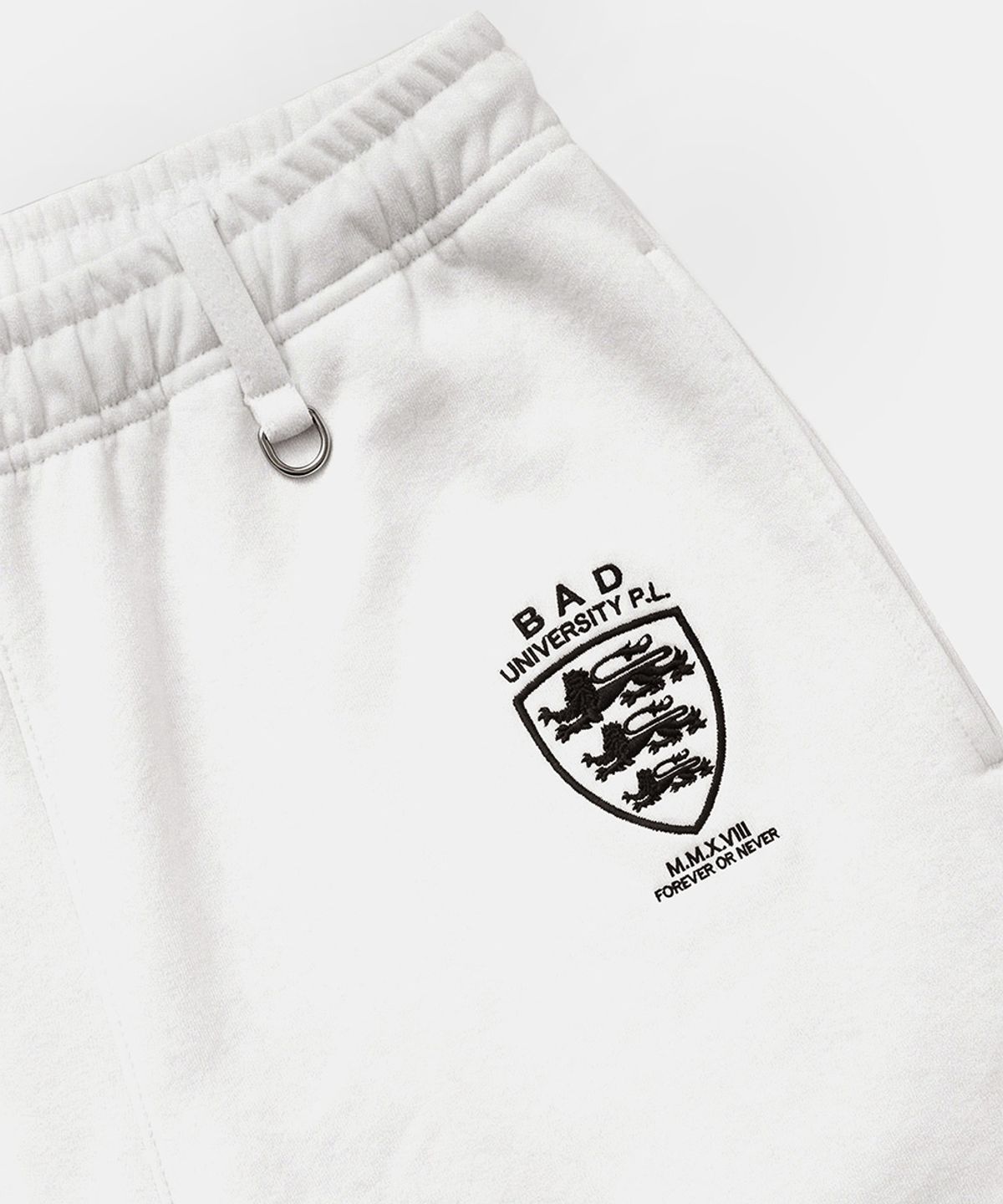 배드블러드(BADBLOOD) Shield-M Semi-Curved Fit Joggers - White