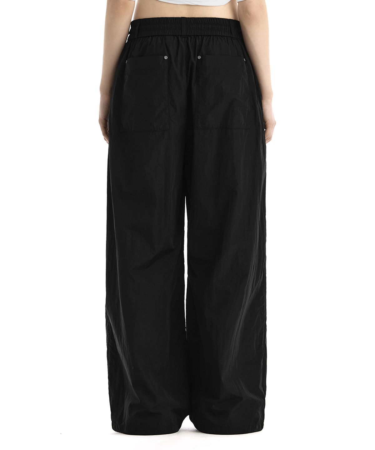 트리밍버드(TREEMINGBIRD) Slash-Pleated Nylon Track Pants [ Black ]