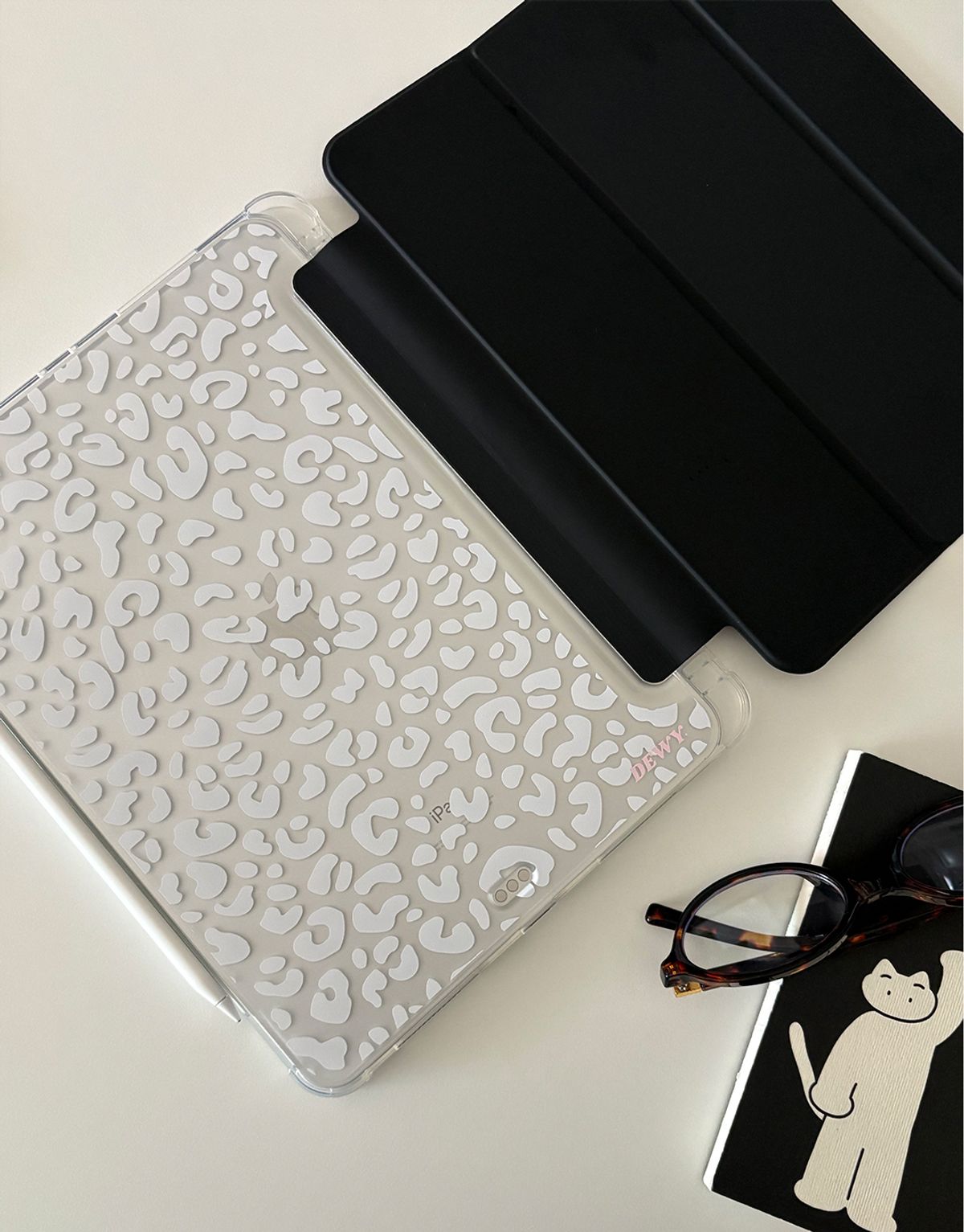 듀이(DEWY) (3 colors) White leopard 호피 아이패드 케이스
