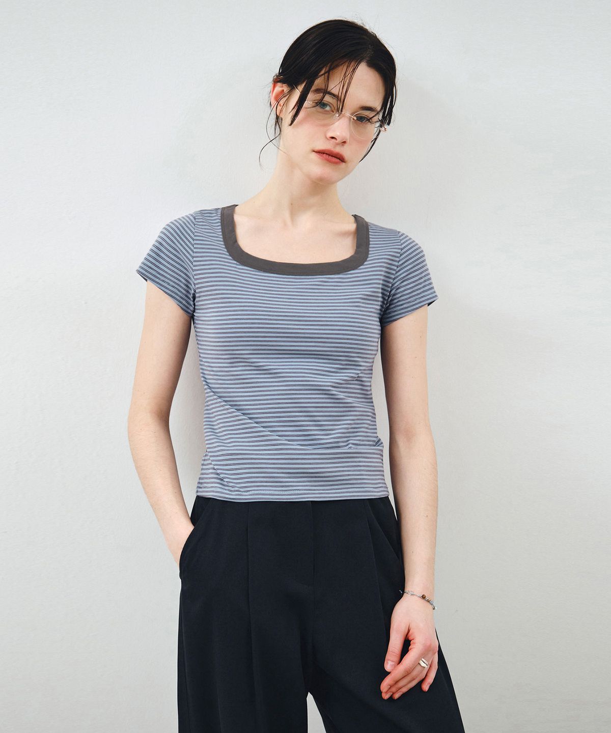 몽돌(MONGDOL) 스퀘어넥 스트라이프 반팔 티셔츠 블루 MDTS098BLUE