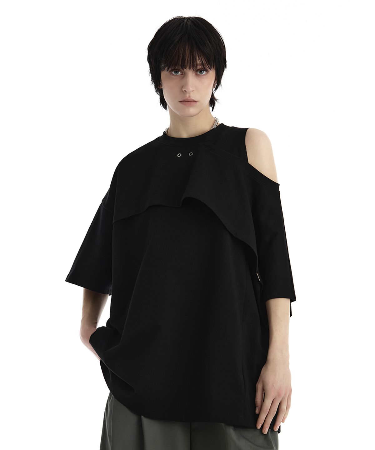 트리밍버드(TREEMINGBIRD) One-Sleeve Overlay Oversized T-Shirt [ Black ]