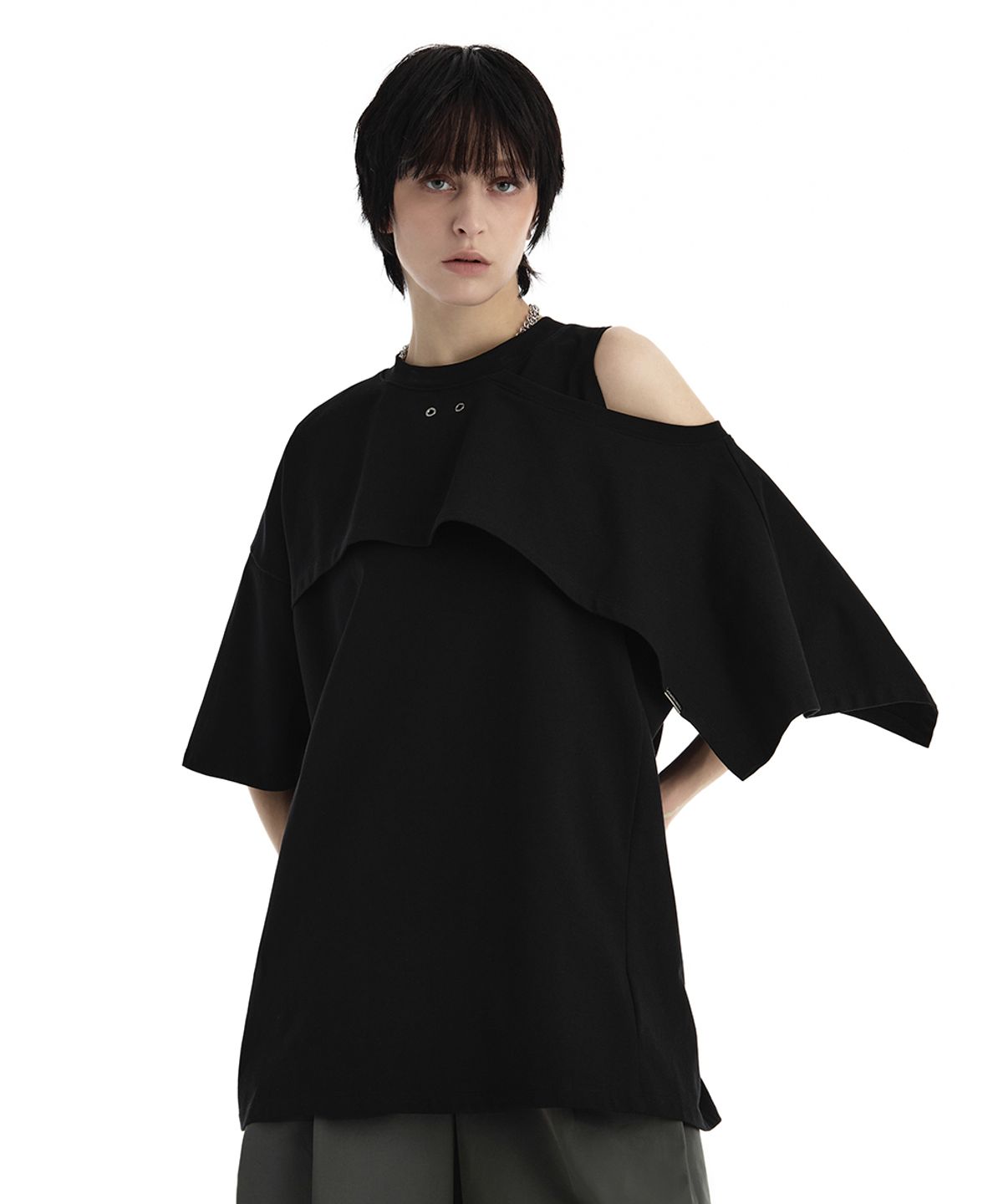 트리밍버드(TREEMINGBIRD) One-Sleeve Overlay Oversized T-Shirt [ Black ]