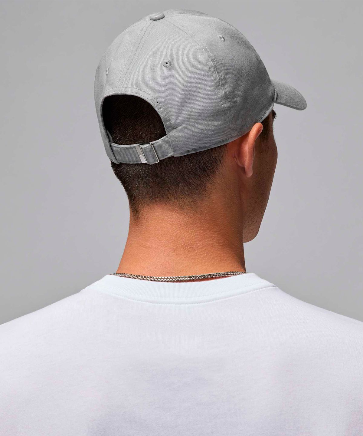 나이키(NIKE) 조던 클럽 언스트럭처 커브 빌 모자 - 라이트 스모크 그레이:화이트 / HQ1963-077