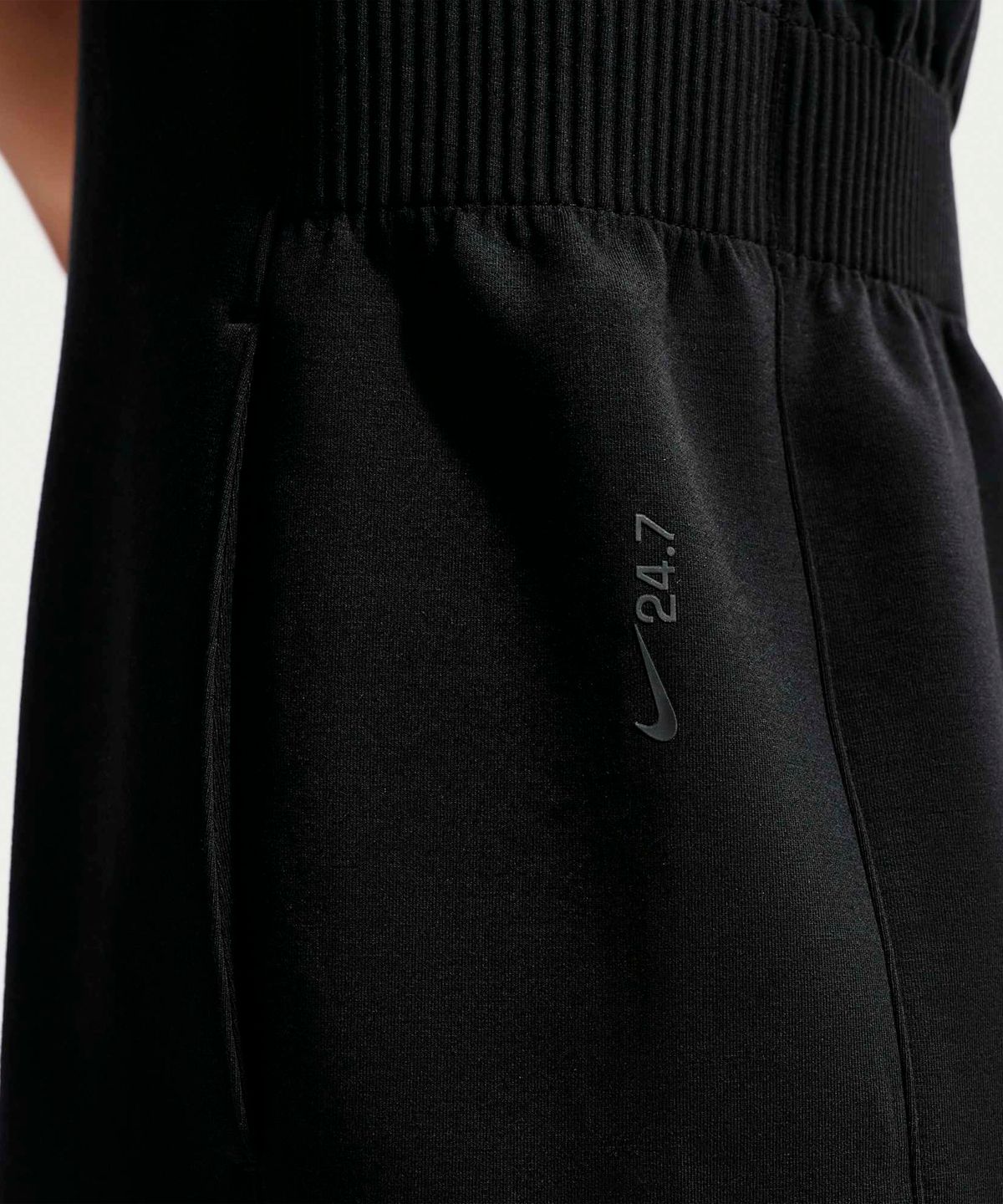 나이키(NIKE) 24.7 임파서블리소프트 드라이 핏 드레스 W - 블랙:다크 스모크 그레이 / IR1935-010