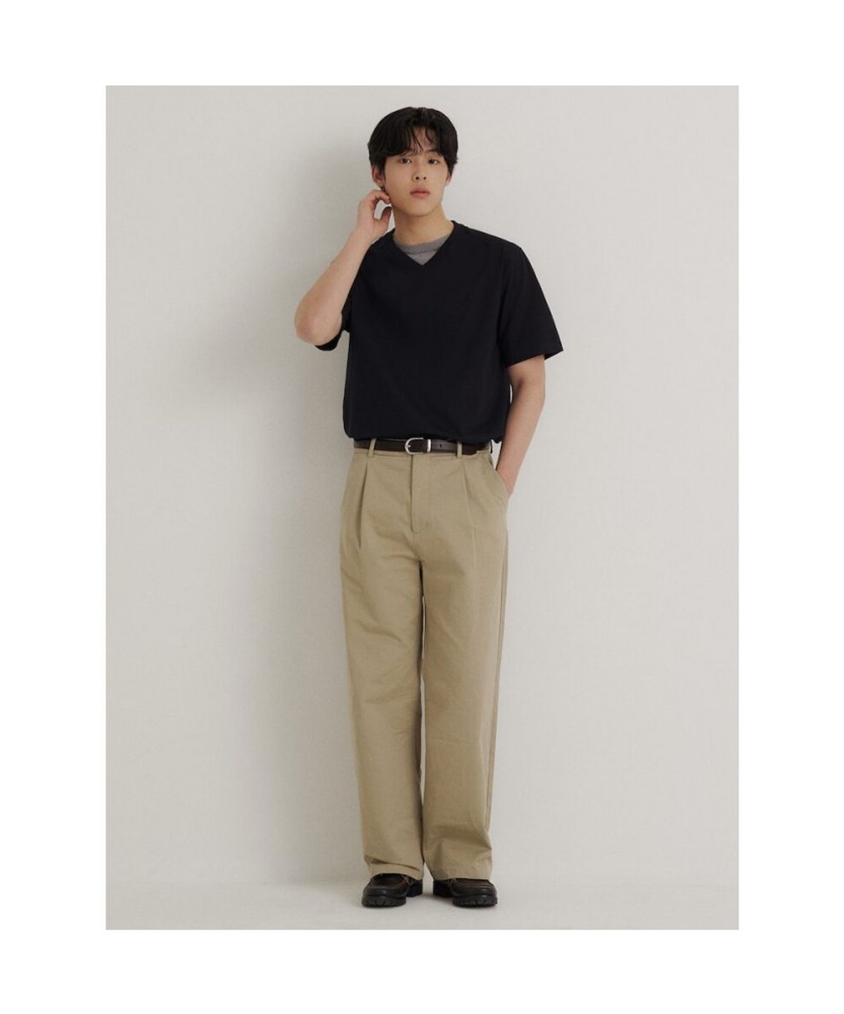 빈폴 멘(BEANPOLE MEN) 기본 브이넥 반소매 티셔츠  블랙