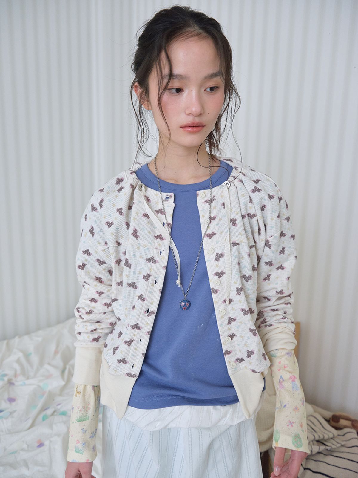 무음(MUWM) 블룸 네크라인 가디건 Bloom Neckline Cardigan (Cream)