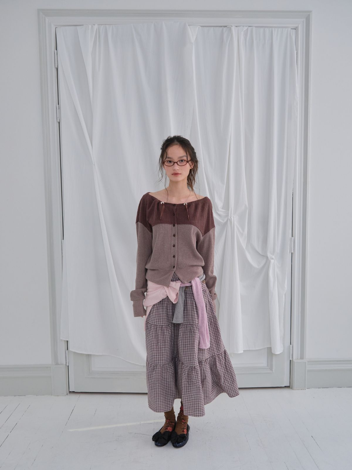 무음(MUWM) 블룸 네크라인 가디건 Bloom Neckline Cardigan (Oatmeal)