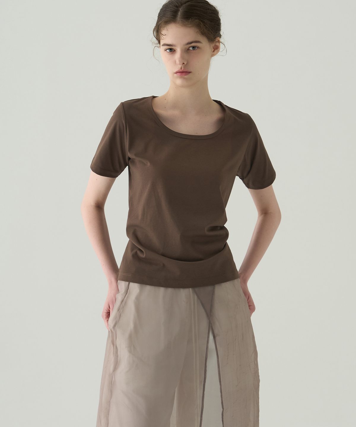 드로우핏 우먼(DRAWFIT WOMEN) 수피마 실켓 유 넥 반팔 티셔츠 [BROWN]