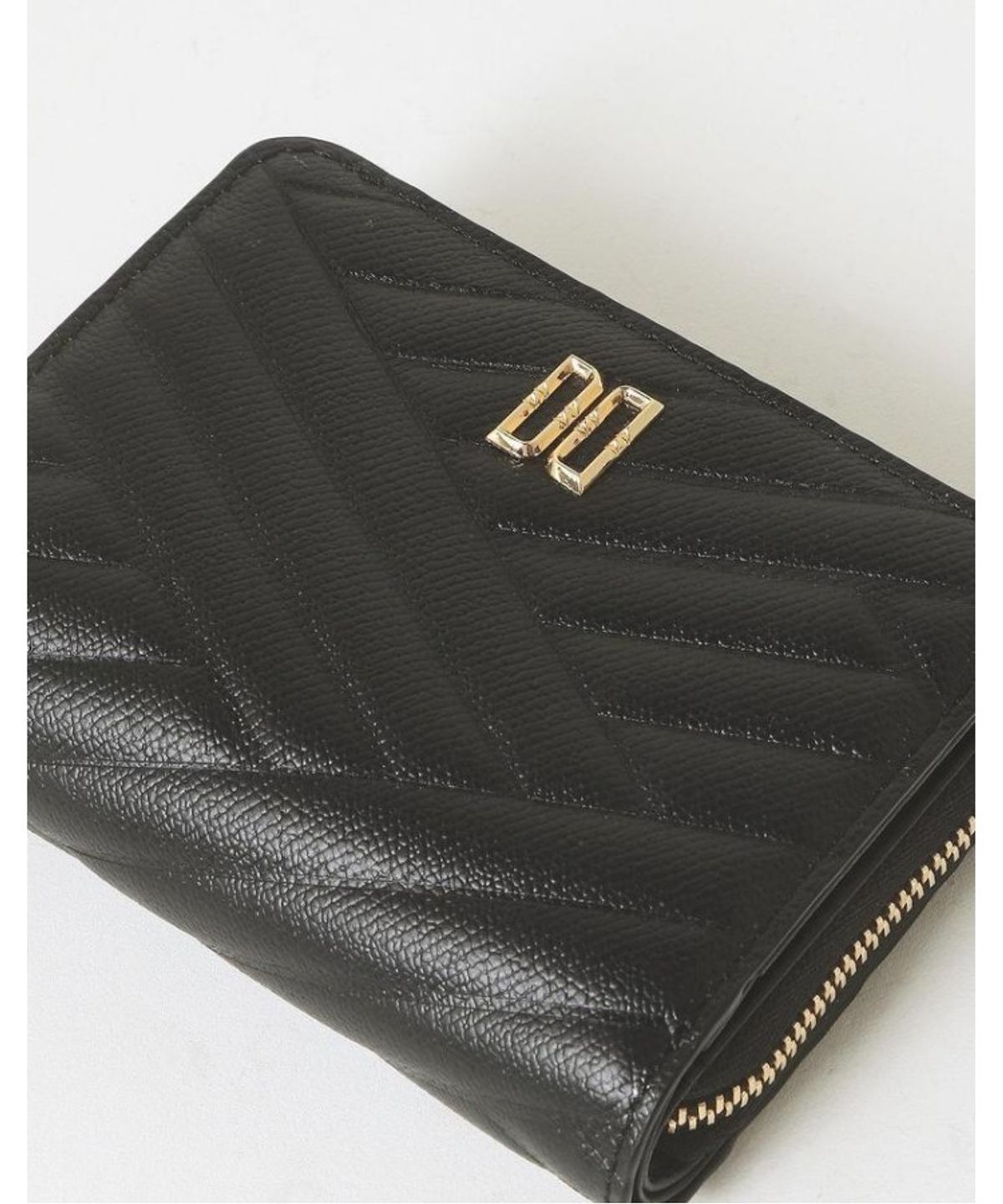 닥스 여성 액세서리(DAKS WOMENS ACCESSORIES) 블랙 칼라일 엠보 가죽 골드DD 지퍼돌이 2단 반지갑_DCWA6E216BK