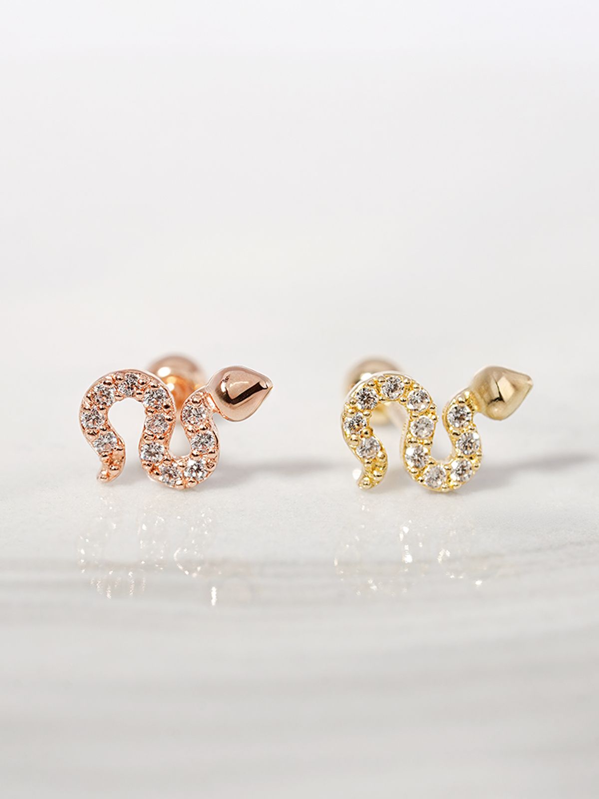 미니멀피어싱(MINIMALPIERCING) 14K 블링 스네이크 큐빅 피어싱 귀걸이