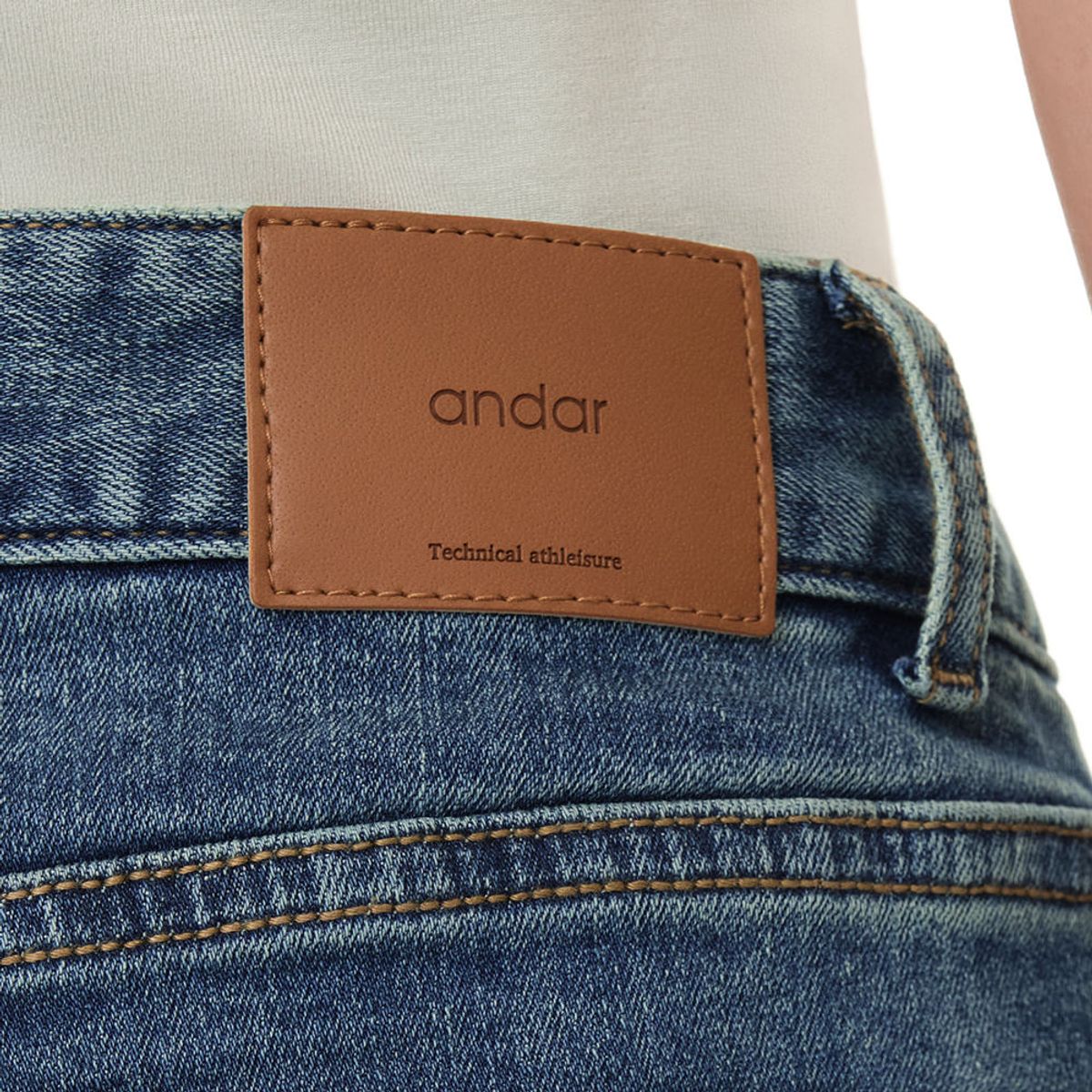 안다르(ANDAR) 에어데님 세미 와이드 청바지