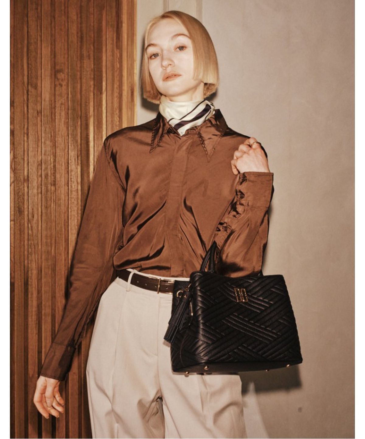 닥스 여성 액세서리(DAKS WOMENS ACCESSORIES) 블랙 칼라일 가죽 스몰 토트백_DCBA6E366BK