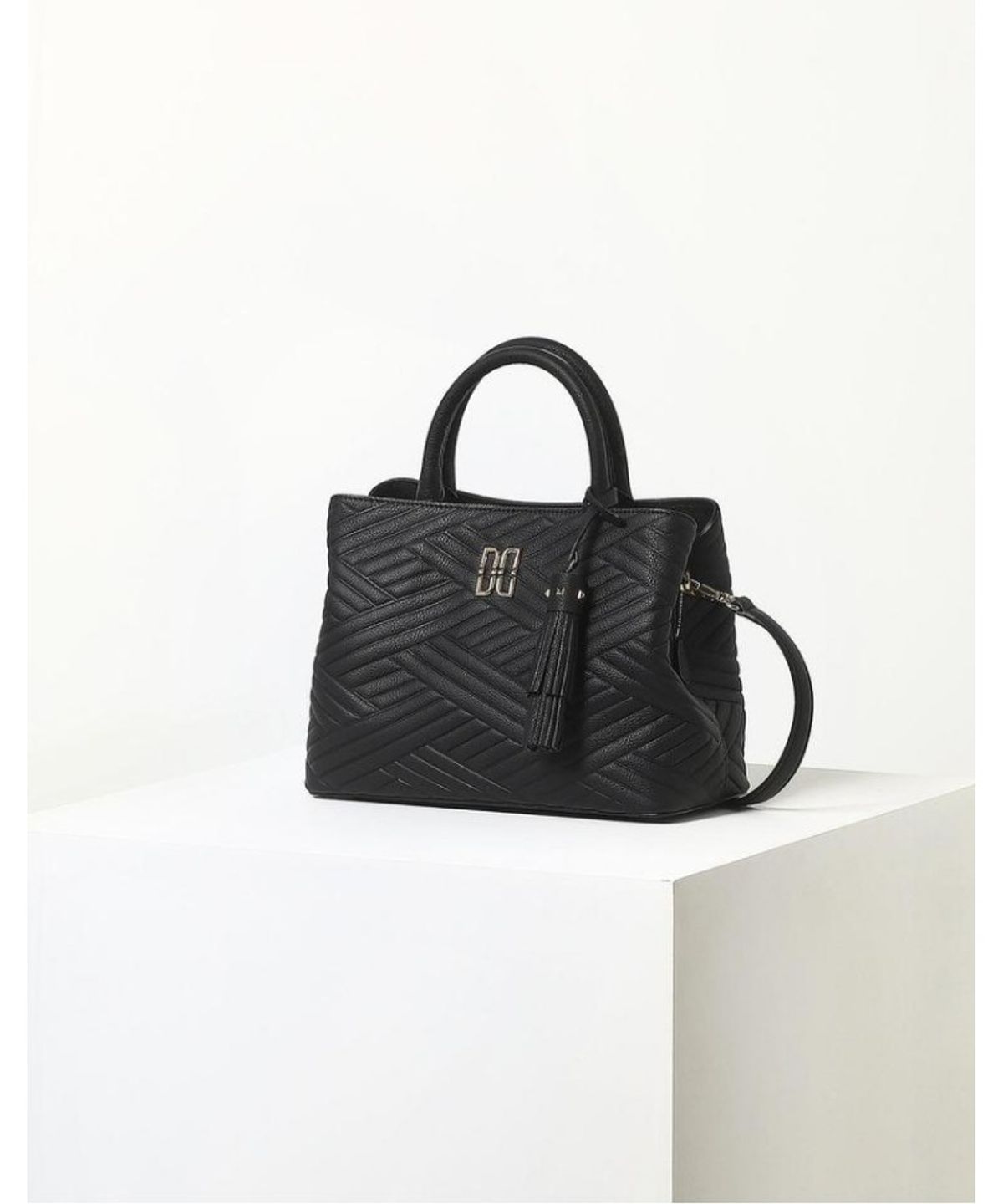 닥스 여성 액세서리(DAKS WOMENS ACCESSORIES) 블랙 칼라일 가죽 스몰 토트백_DCBA6E366BK