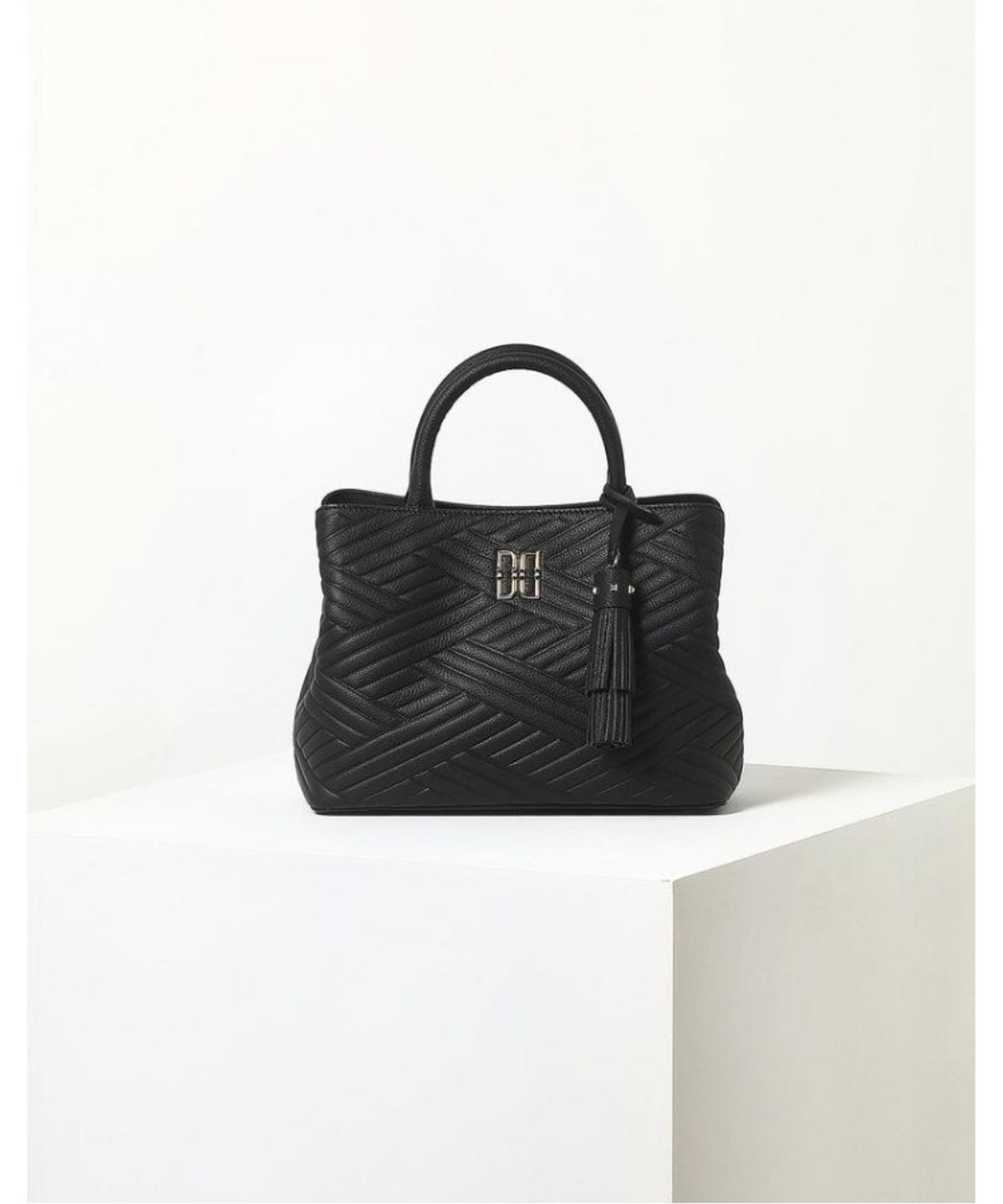 닥스 여성 액세서리(DAKS WOMENS ACCESSORIES) 블랙 칼라일 가죽 스몰 토트백_DCBA6E366BK