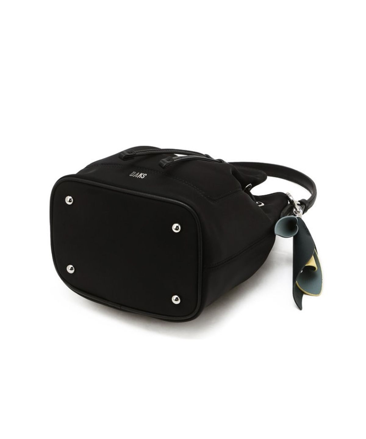 닥스 여성 액세서리(DAKS WOMENS ACCESSORIES) 블랙 플라워 참장식 나일론 드로우스트링백_DCBA6E524BK