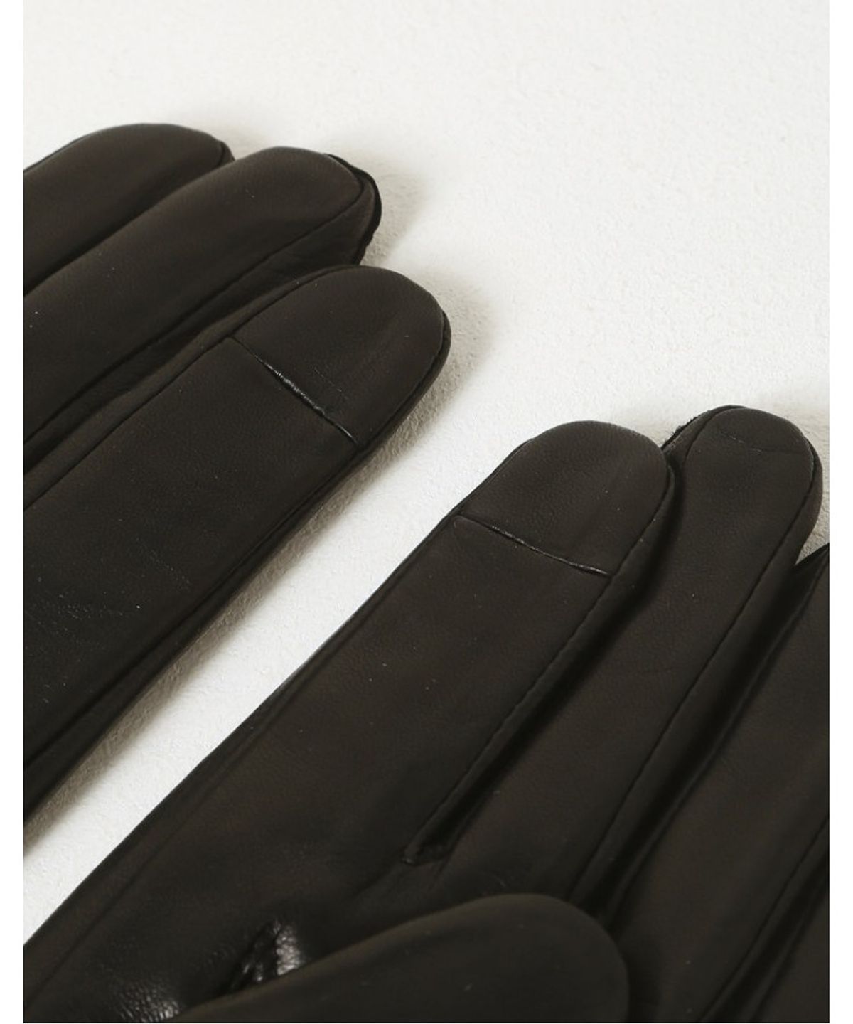 닥스 여성 액세서리(DAKS WOMENS ACCESSORIES) DD로고 체인 포인트 양가죽 장갑 블랙_DCGV5F320BK