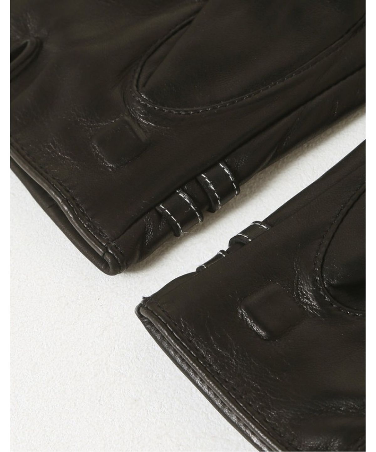닥스 여성 액세서리(DAKS WOMENS ACCESSORIES) 벨트 꼬임 양가죽 장갑 블랙_DCGV5F310BK