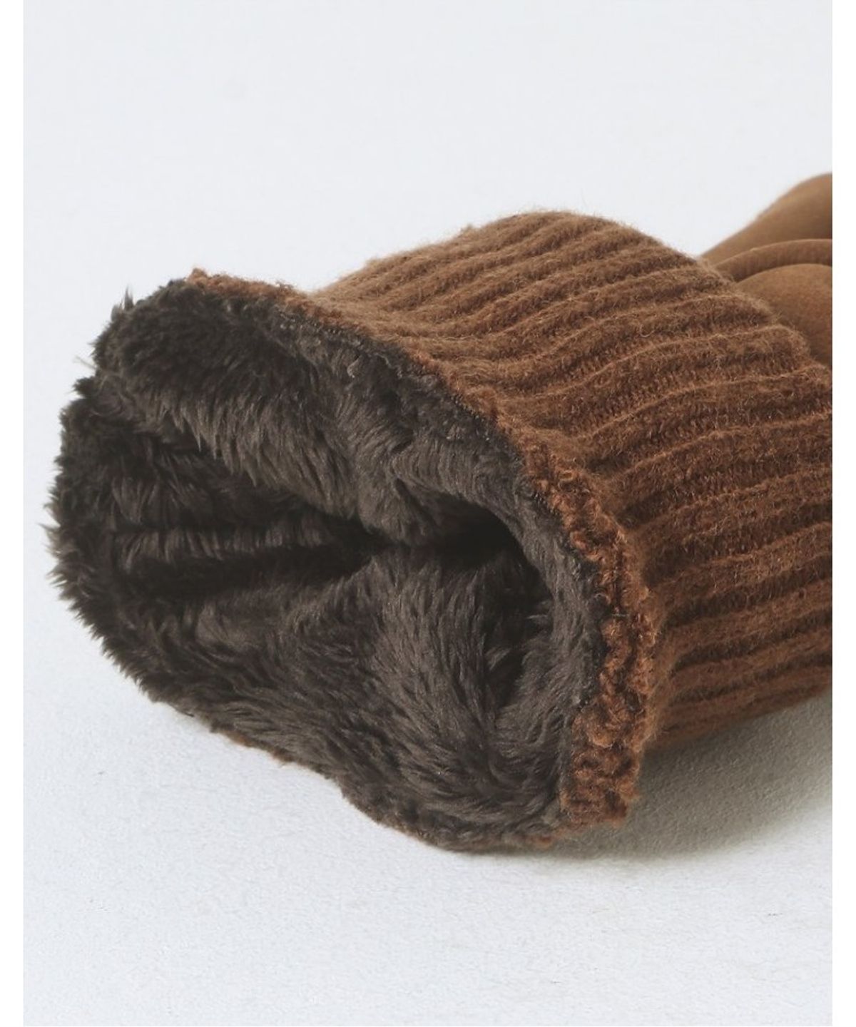 닥스 여성 액세서리(DAKS WOMENS ACCESSORIES) 카멜 염소가죽 스웨이드 장갑_DCGV5F170CM