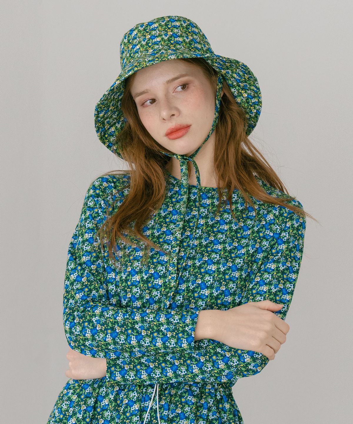 보니데(BONIDEE) 와이드 스트랩 버킷햇 강꽃