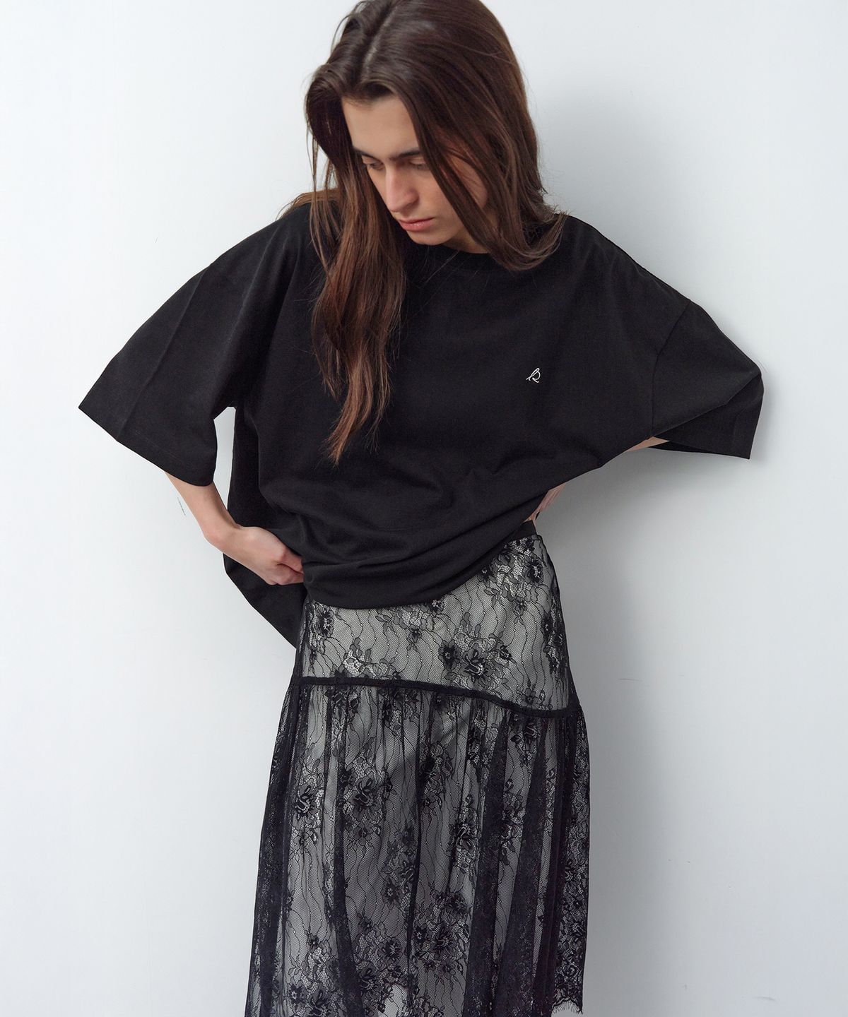 르바(LEVAR) Layered Shirring Lace Skirt - Black
