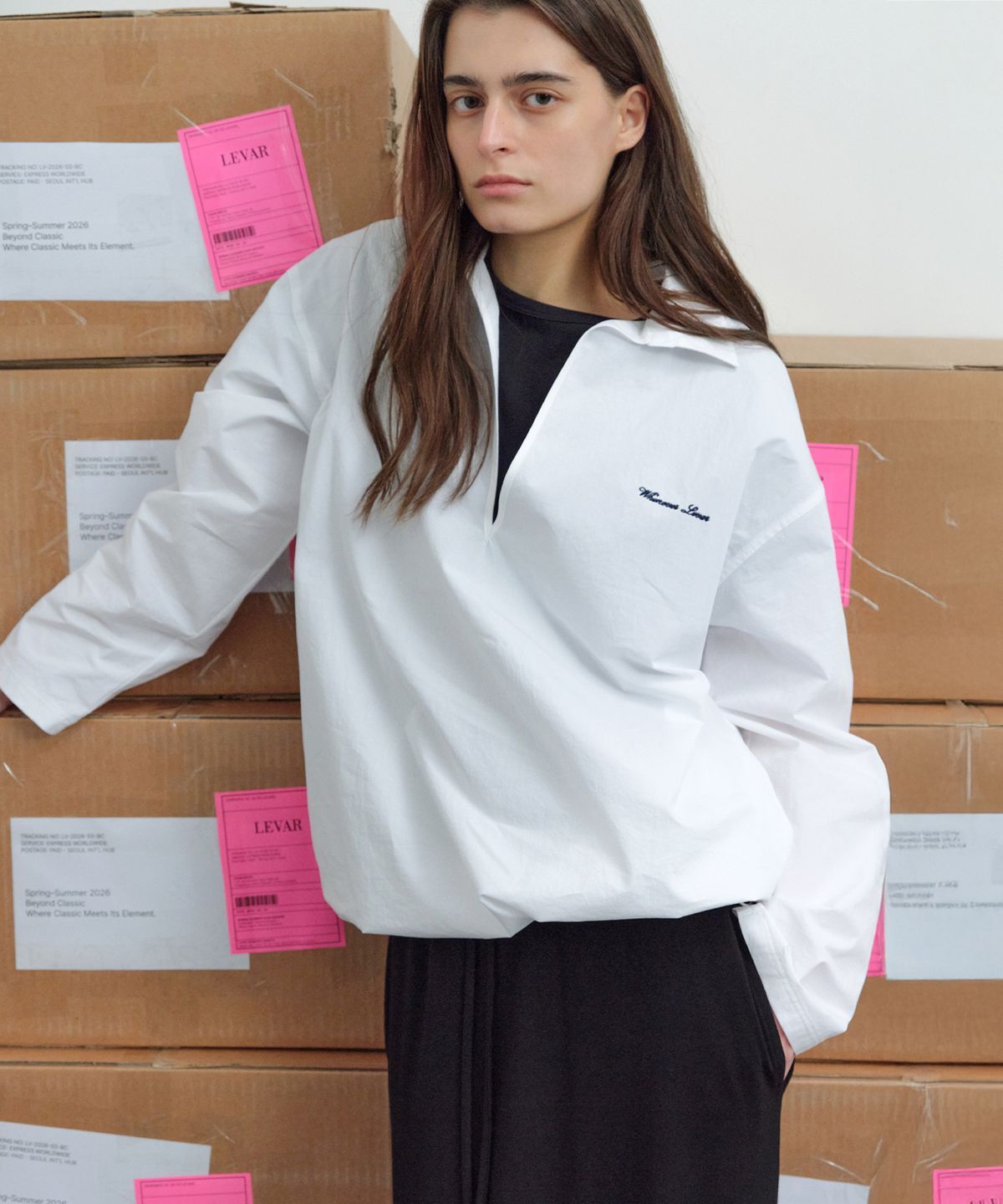 르바(LEVAR) Overdyed V-neck Shirt - Snow White