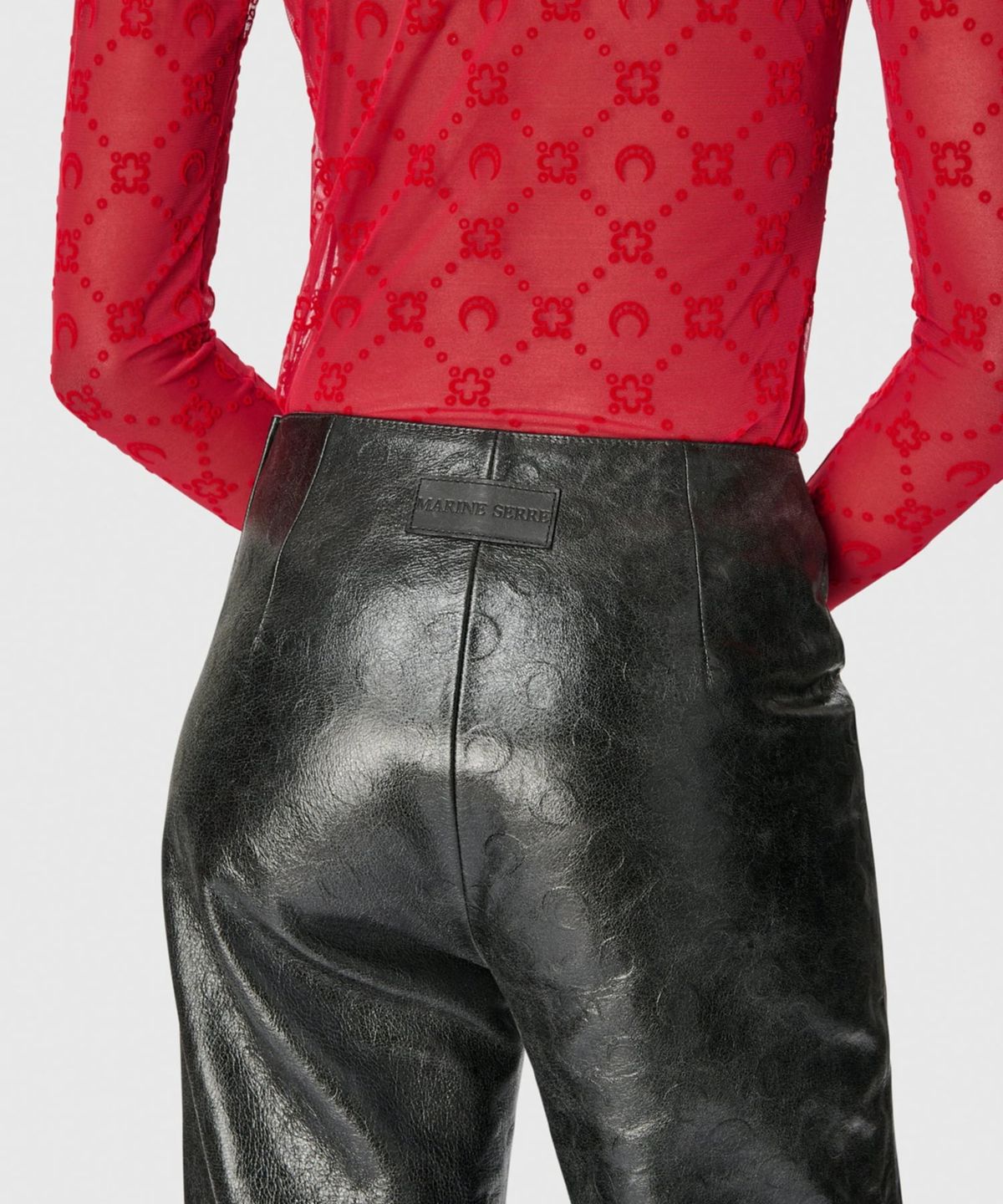 마린 세르(MARINE SERRE) (W) 무노그램 메쉬 플록 롱슬리브 하이넥 탑 리본 레드 MOONOGRAM MESH FLOCK LS HIGHNECK TOP RD11 RIBBON RED
