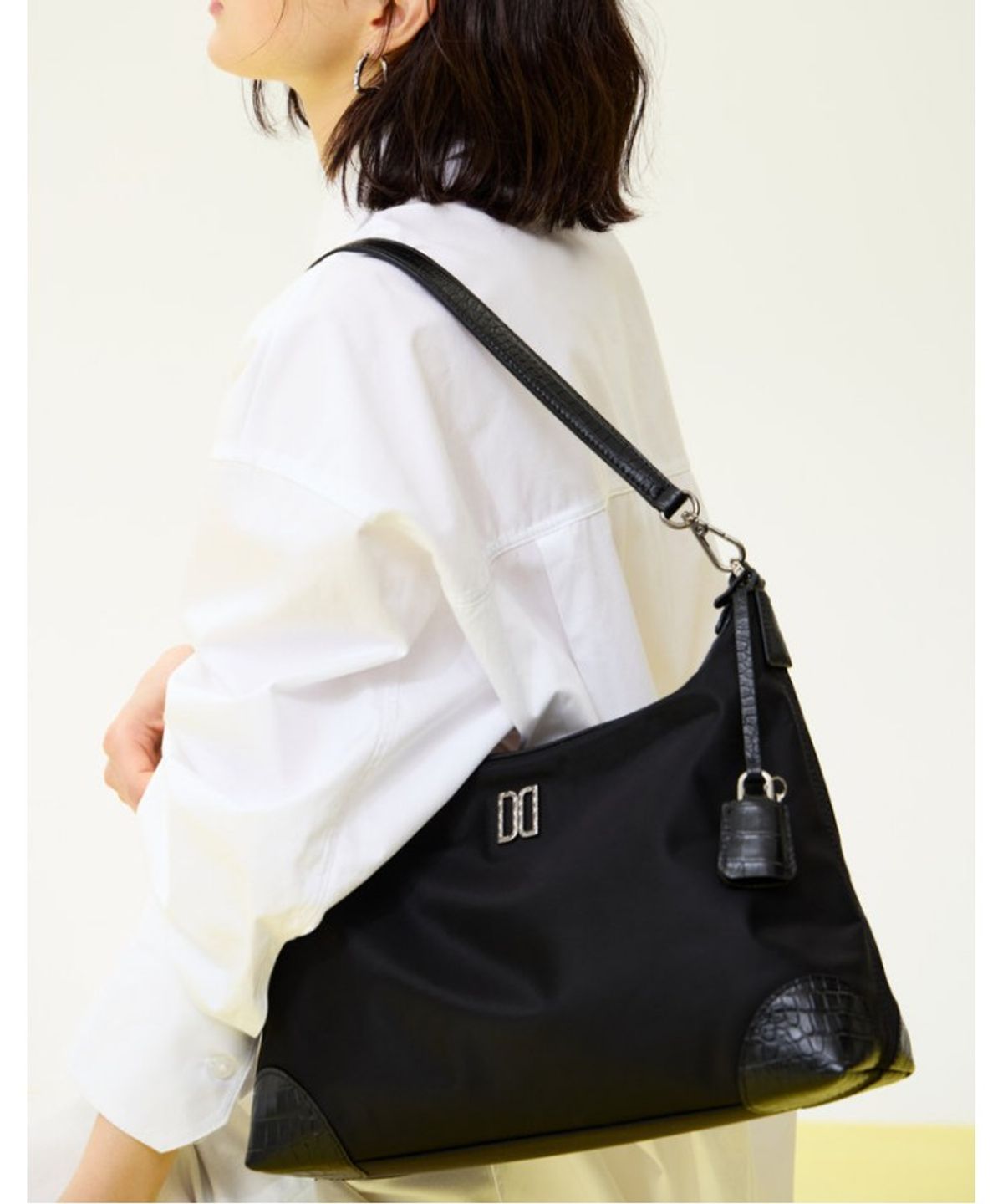 닥스 여성 액세서리(DAKS WOMENS ACCESSORIES) 블랙 크로커 소가죽 배색 나일론 숄더백 M_DCBA6E052BK