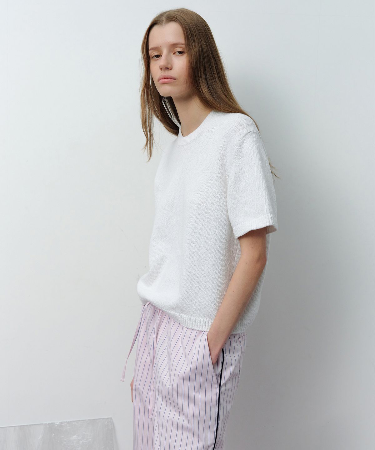르바(LEVAR) Pebble Boucle Knit Top - Off White