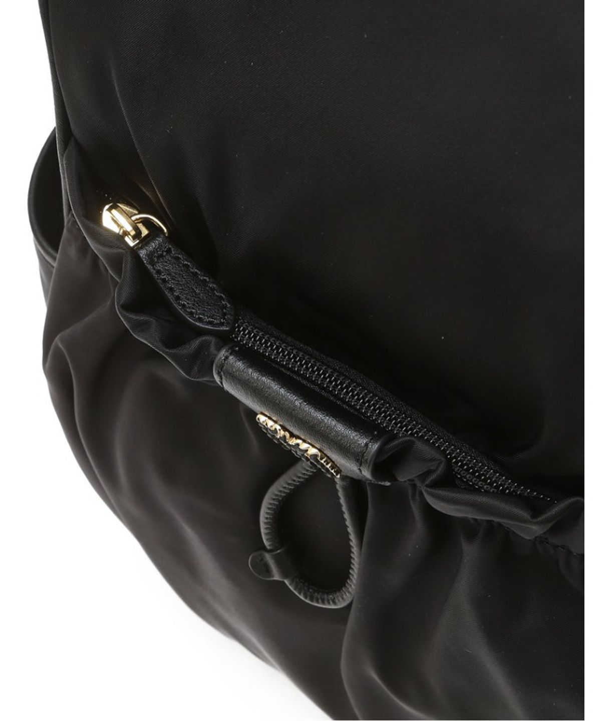 닥스 여성 액세서리(DAKS WOMENS ACCESSORIES) 블랙 앤틱 DD장식 나일론 백팩_DCBA6E334BK