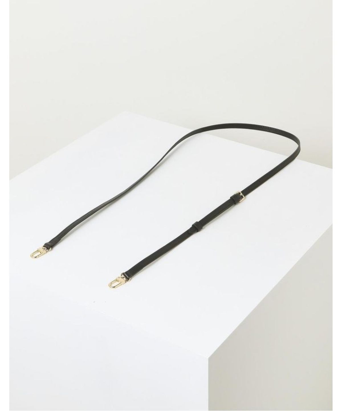 닥스 여성 액세서리(DAKS WOMENS ACCESSORIES) 블랙 단색 소가죽 스트랩_DCHO6E200BK