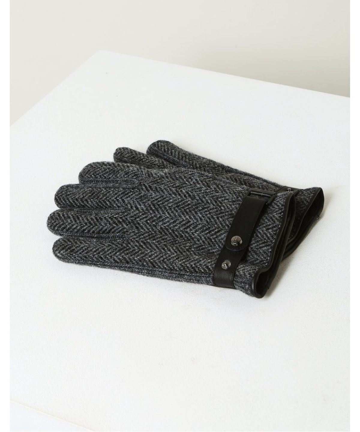 닥스 남성 액세서리(DAKS MEN'S ACCESSORIES) 그레이 헤링본 패턴 울 스마트폰터치 장갑_DCGV5F560G2