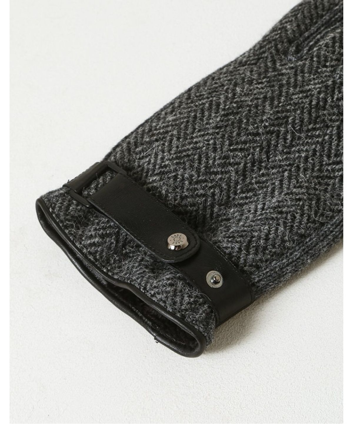 닥스 남성 액세서리(DAKS MEN'S ACCESSORIES) 그레이 헤링본 패턴 울 스마트폰터치 장갑_DCGV5F560G2