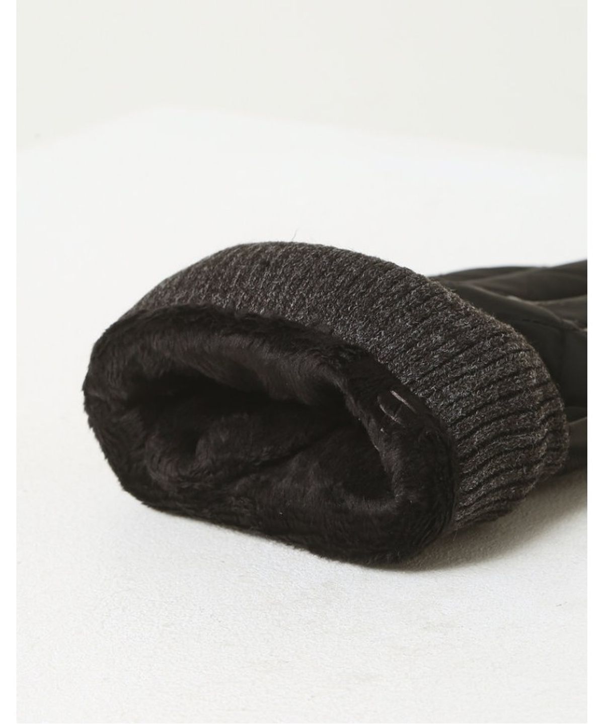 닥스 남성 액세서리(DAKS MEN'S ACCESSORIES) 패딩 퀄팅 남성 가죽장갑 블랙_DCGV5F700BK