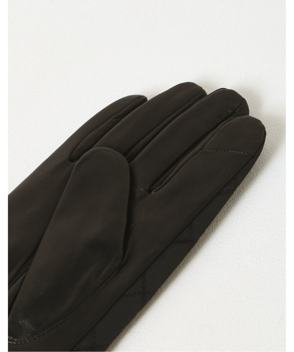 닥스 남성 액세서리(DAKS MEN'S ACCESSORIES) 패딩 퀄팅 남성 가죽장갑 블랙_DCGV5F700BK