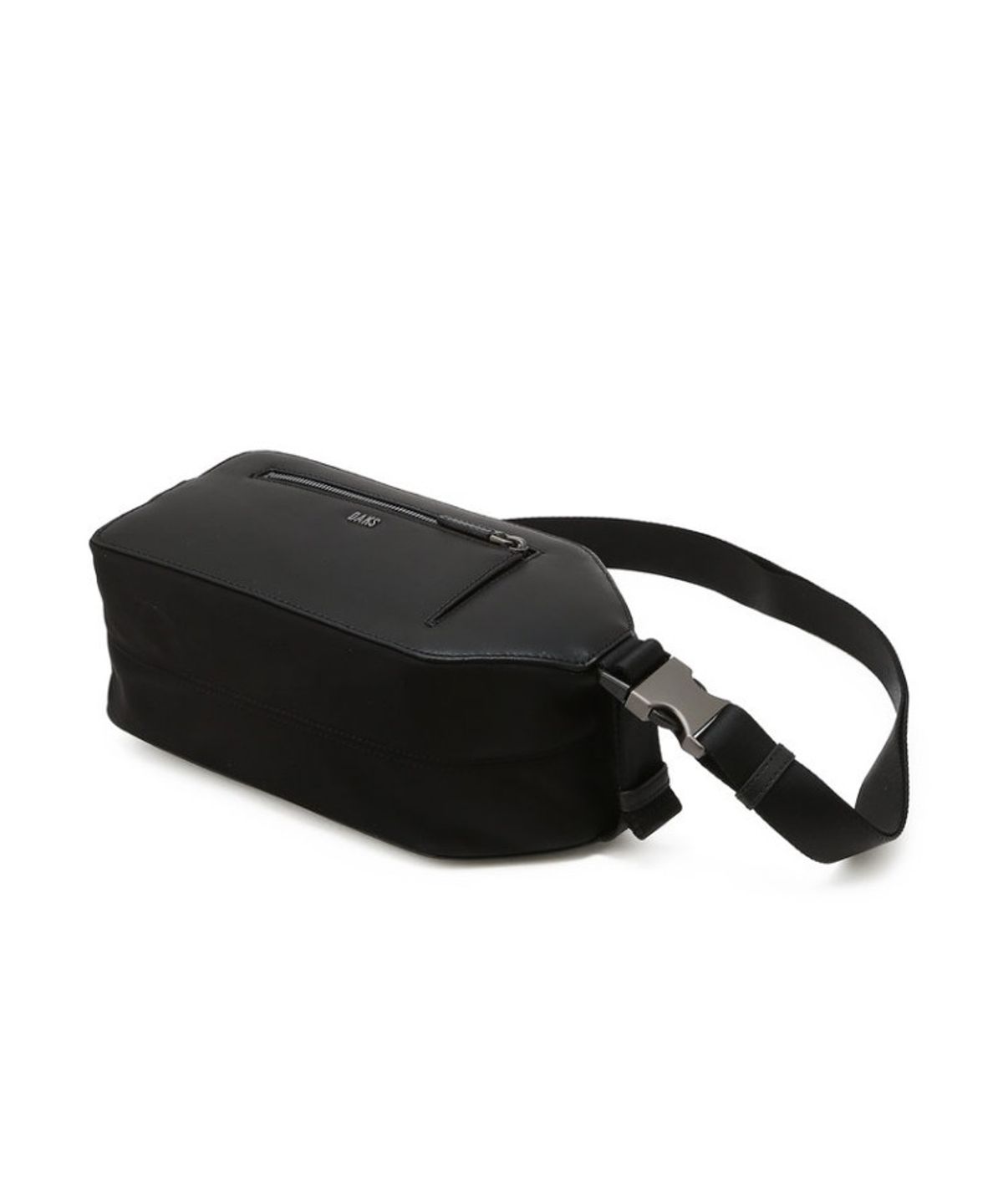 닥스 남성 액세서리(DAKS MEN'S ACCESSORIES) 블랙 로고장식 가죽 슬링백_DBBA6E854BK