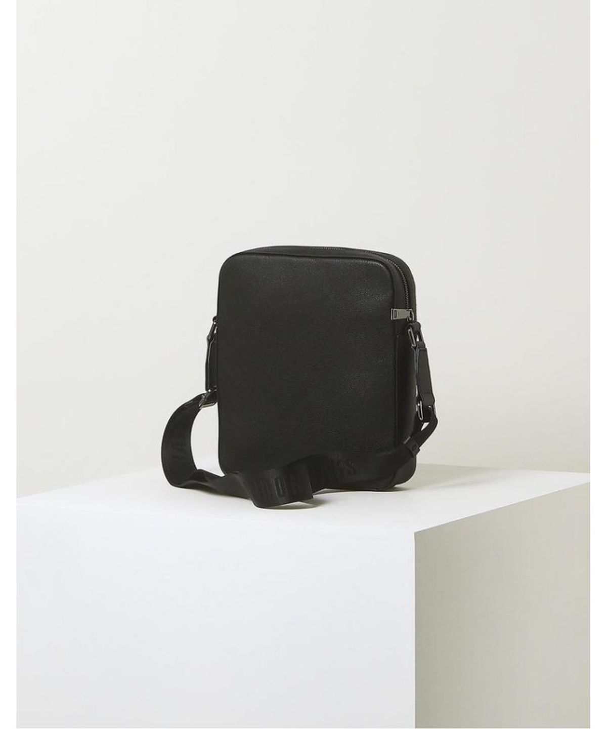닥스 남성 액세서리(DAKS MEN'S ACCESSORIES) 블랙 하우스 체크 소가죽 크로스백 _DBBA6E309BK