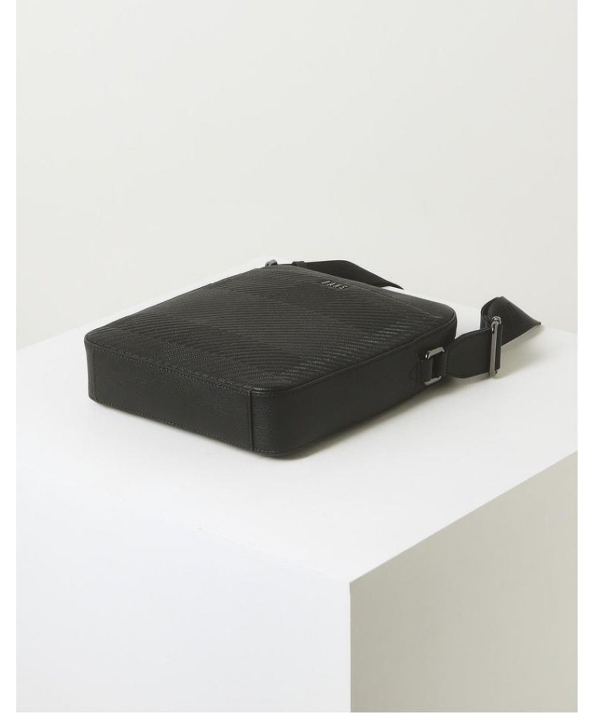 닥스 남성 액세서리(DAKS MEN'S ACCESSORIES) 블랙 하우스 체크 소가죽 크로스백 _DBBA6E309BK