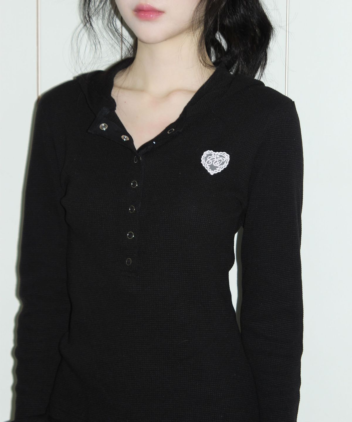 체리퀴리(CHERRYQUIRI) soft cozy waffle hoodie - black