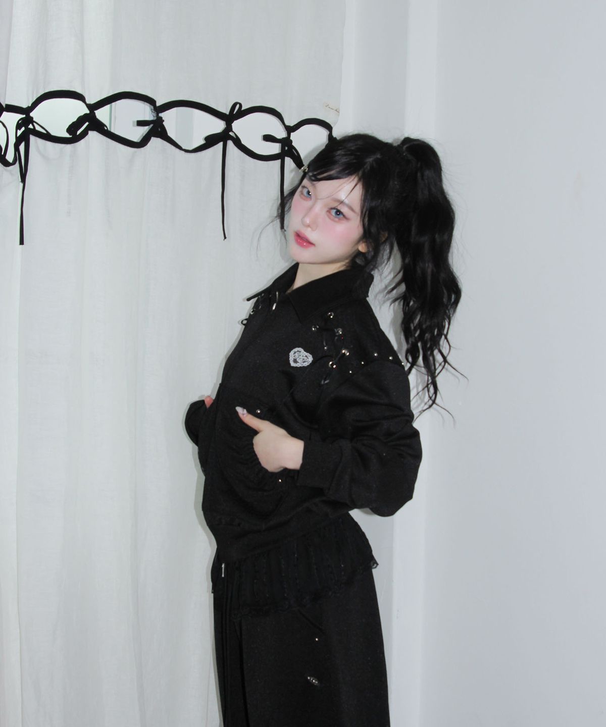 체리퀴리(CHERRYQUIRI) angel corset jersey zip up - black