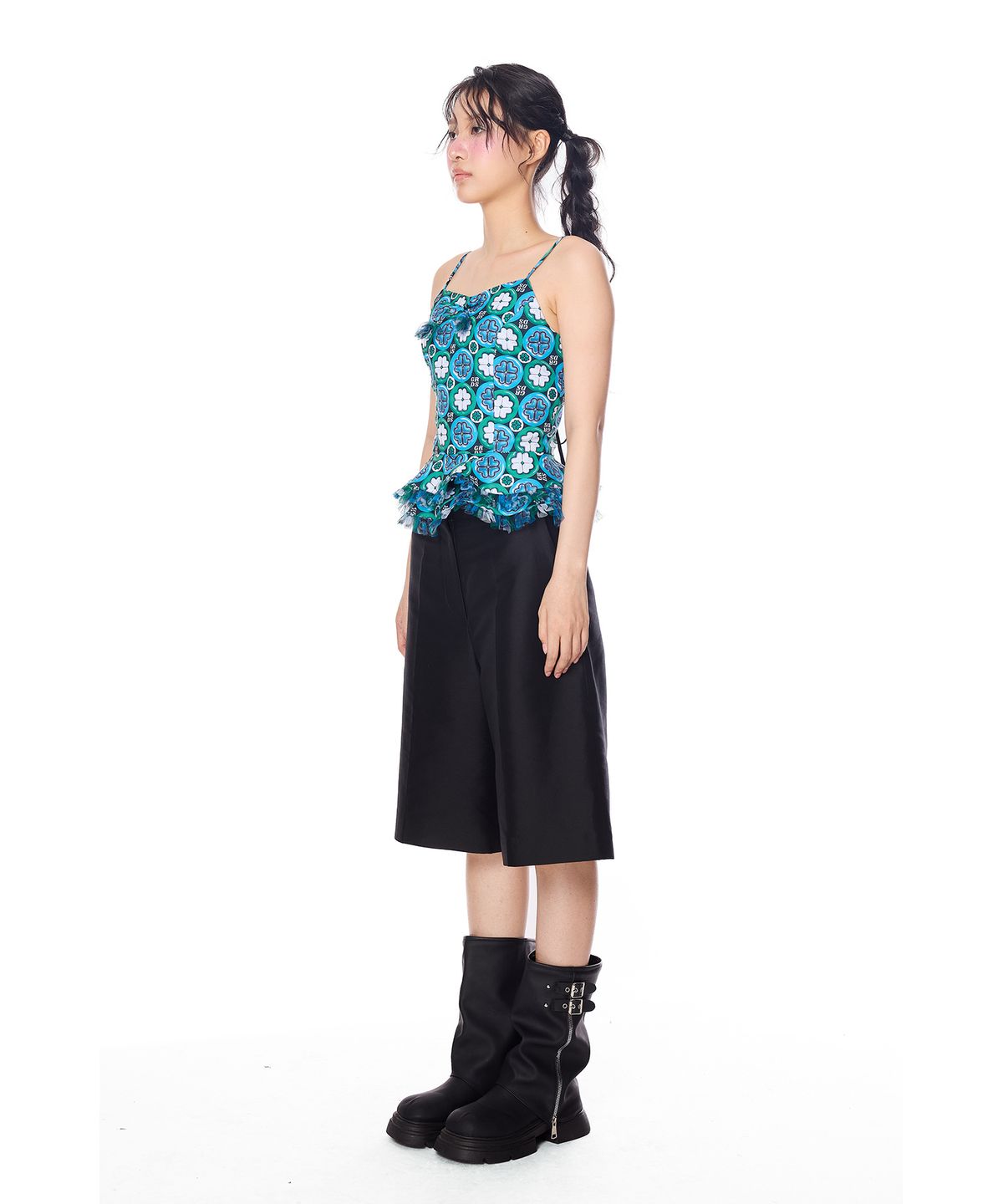 그리디어스(GREEDILOUS) Signature Floral Lace-up Waist Sleeveless Top