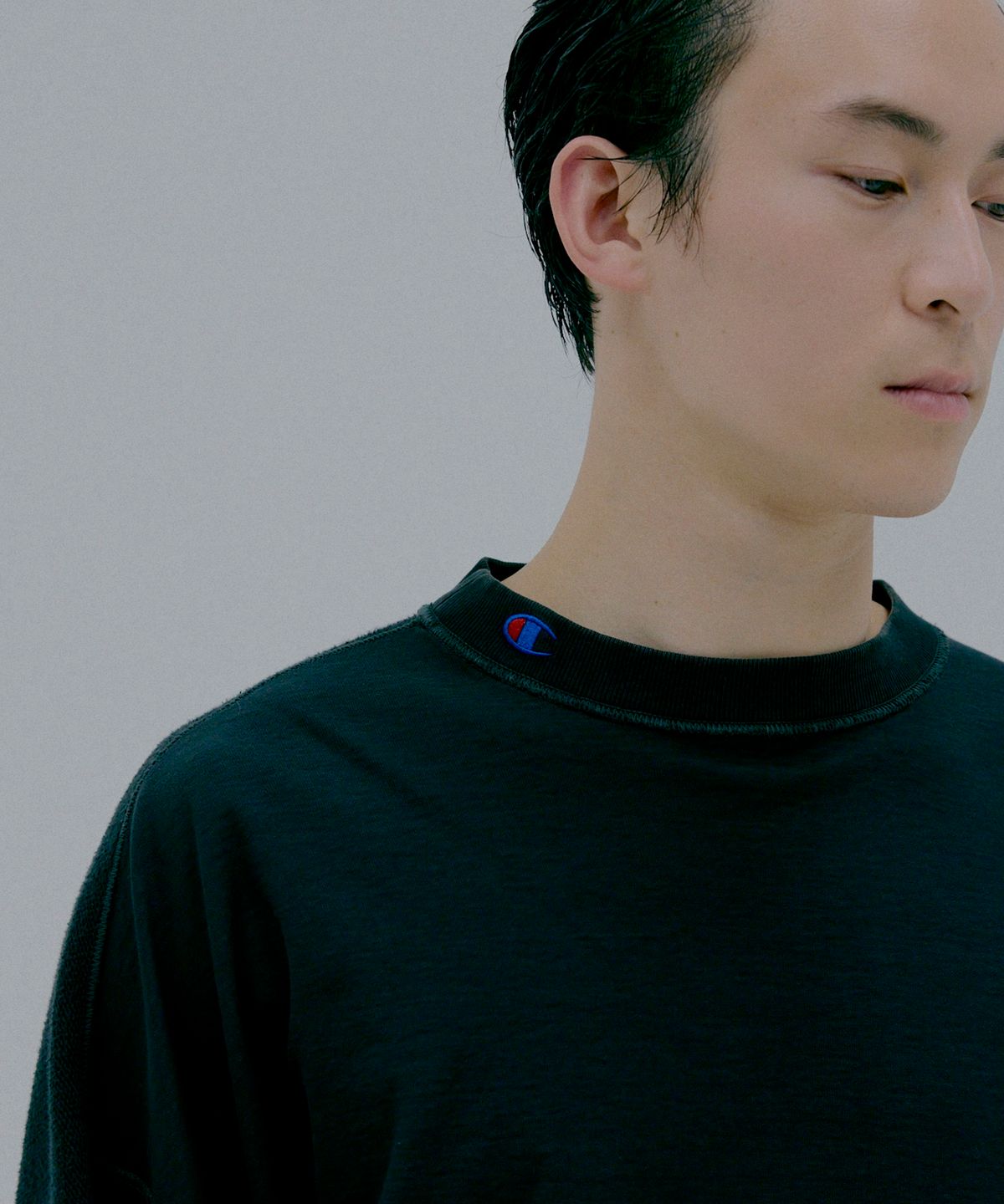 챔피온(CHAMPION) 챔피온 X 엔할리우드 리버서블 롱슬리브 티셔츠 Off Black