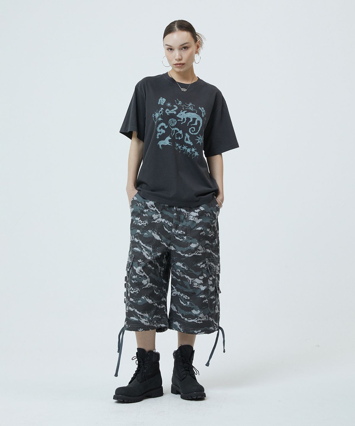 마하그리드(MAHAGRID) UTILITY CARGO CAMO SHORTS CHARCOAL(MG2GMMPA61A)