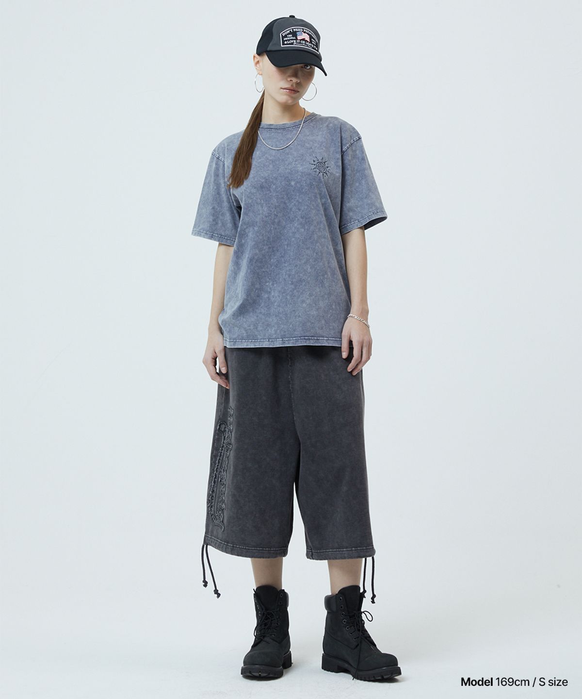 마하그리드(MAHAGRID) WASHED CUT OFF APPLIQUE SWEAT SHORTS BLACK(MG2GMMPA07A)