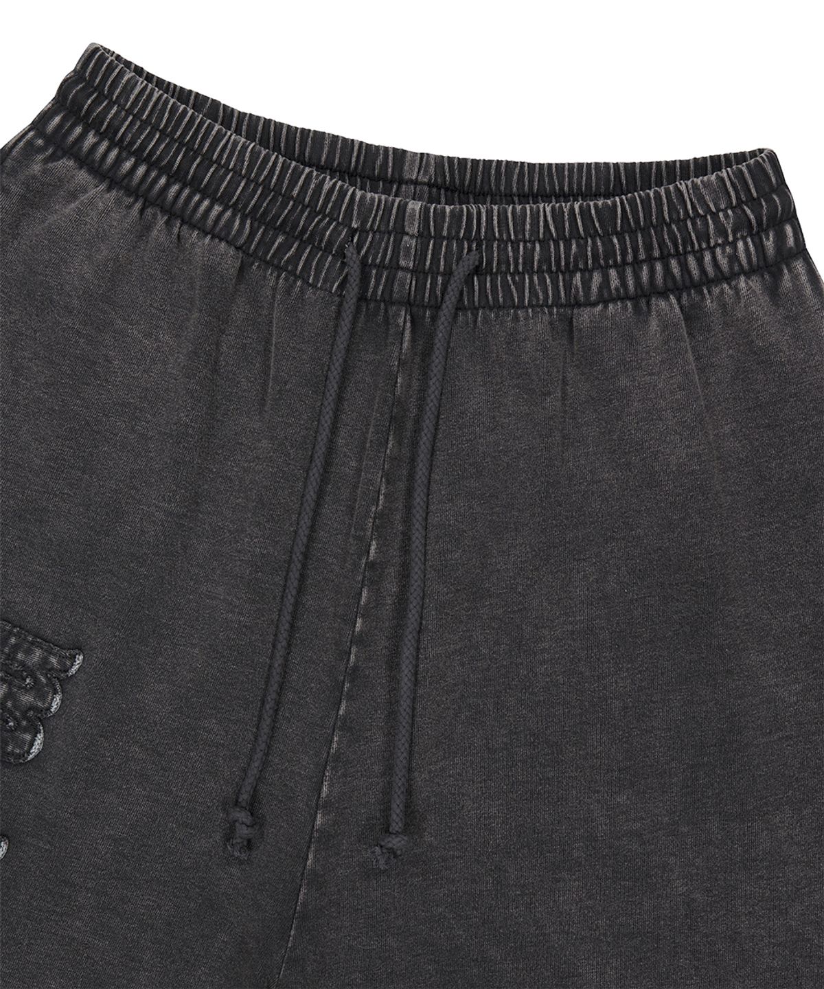 마하그리드(MAHAGRID) WASHED CUT OFF APPLIQUE SWEAT SHORTS BLACK(MG2GMMPA07A)