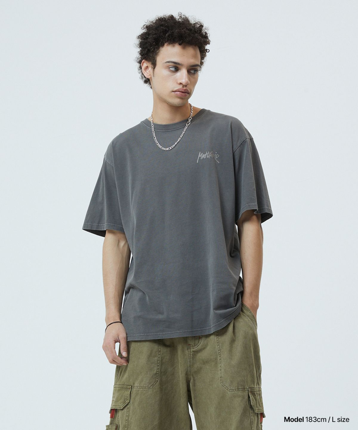 마하그리드(MAHAGRID) PIGMENT GRAFFITI LOGO TEE CHARCOAL(MG2GMMT507A)